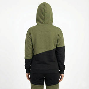 เสื้อฮู้ดดี้ผู้หญิงดีไซน์เก๋ ราคาส่ง แบบสั่งทำได้ ตัดต่อสีทูโทน ทรงหลวม ไหล่ตก ผ้าฟลีซหนานุ่ม - Product Image 3