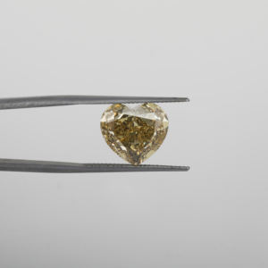 Diamants en vrac de 3,0 carats, taille cœur, fantaisie jaune vif, cultivés en laboratoire, VS1-VS2, certifiés par l'IGI avec certificat - Product Image 1