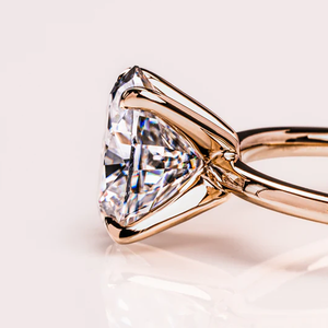 Anillo de compromiso y aniversario de estilo clásico de oro amarillo de 14 quilates 2.5CT Oval Lab Grown Diamond IGI Certified para boda - Product Image 5