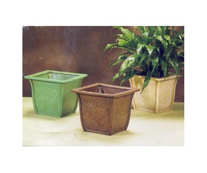 Maceta de metal resistente de estilo industrial para aplicaciones elegantes en interiores y exteriores forma y tamaño personalizados de rana Overseas Inc - Product Image 1