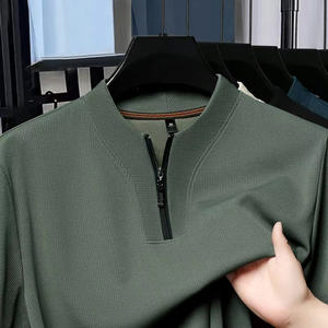 T-shirt à manches courtes demi-zip pour hommes Élégant et décontracté pour les papas d'âge moyen T-shirt en soie glacée pour hommes Chemise à manches courtes - Product Image 2