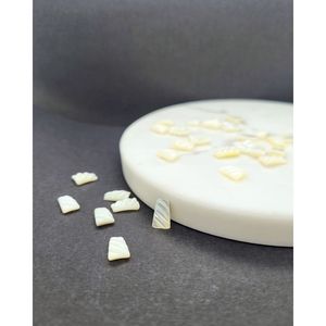Perles en vrac de forme libre en nacre blanche - Product Image 2