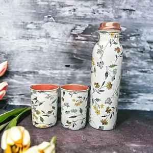 Elegante botella de agua de cobre con acabado liso para uso diario Bebida saludable y rutina de bienestar - Product Image 3