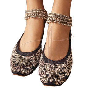 Calzado Personalizable de Moda para Mujer, Khussa de Alta Calidad con Diseño Superior de Gamuza y Terciopelo Antideslizante - Product Image 2