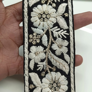 ลูกไม้ปักลายดอกไม้สีสันสวยงามสำหรับแฟชั่นของตกแต่งบ้านและโปรเจกต์งานฝีมือ - Product Image 1