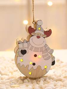 Décoration suspendue de Noël en bois coloré pour le décor de vacances de salle de classe parfait pour l'affichage saisonnier joyeux - Product Image 2