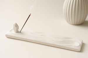 Porte-encens indien artisanal en résine, écologique et durable, pour la méditation à domicile, le yoga et la décoration aromathérapeutique - Product Image 5