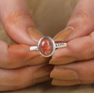 Meilleure qualité solide 925 argent Sterling véritable pierre de soleil ovale Cabochon lunette réglage à la main marteau Texture anneau pour les femmes - Product Image 4