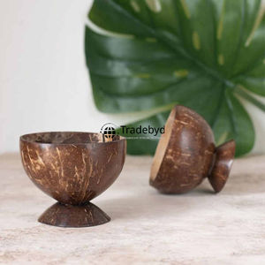Tradebyd Tasse en coquille de noix de coco écologique pour smoothies et jus de fruits Boissons naturelles faites à la main pour les acheteurs conscients - Product Image 4