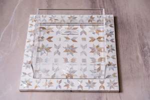 Plateau de service en bois de haute qualité avec incrustation de nacre pour le Ramadan, sûr pour les plats et les assiettes de l'Aïd - Product Image 4