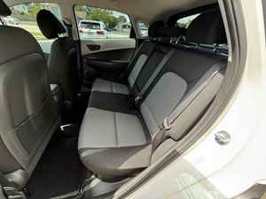 SUV Crossover KON SE 2021, Color Blanco Lunar, Tracción en las Cuatro Ruedas, Seminuevo - Product Image 3