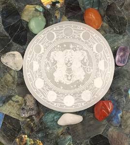 Placa de carga de cristal de selenita grabada Triple diosa al por mayor herramienta esencial para practicante de Reiki decoración del hogar - Product Image 4