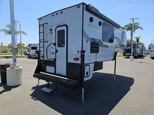 2024 Campeur de camion pop-up de luxe en fibre de verre avec toilettes durables pour le camping en plein air tout-terrain en vente - Product Image 6