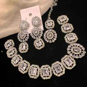 Última gran oferta de lujo de circón fino de alta calidad elegante 18K chapado en oro de acero inoxidable de las mujeres conjuntos de joyería collar y pendientes - Product Image 5