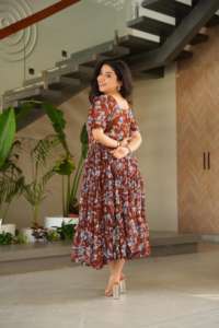 Nouvelle Arrivée Designer Outfit Faux Georgette Frock Imprimé Floral Fourniture en gros à bas prix Achats en ligne Inde à vendre - Product Image 5