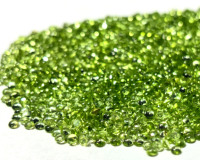 Pierre précieuse de péridot naturel en cabochon en gros |   Lustre vitreux vert à haute transparence certifié par un tiers |   Polissage lisse