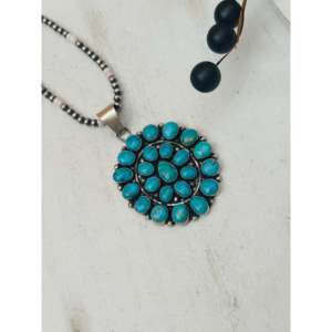 Pendentif en turquoise Kingman et argent sterling Sheila Becenti avec technologie d'incrustation à sertissage clos - Product Image 3