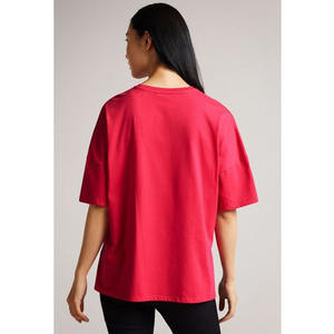 Venta al por mayor de algodón con logotipo personalizado, cuello redondo, camiseta de Color rojo para mujer, camiseta transpirable con hombros caídos - Product Image 3