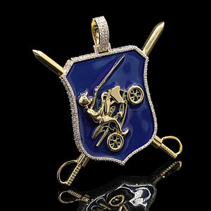 จี้ฮิปฮอปสแตนเลสประดับเพชร CZ เพชรประดับพรีเมี่ยมแบบกำหนดเอง - Product Image 2