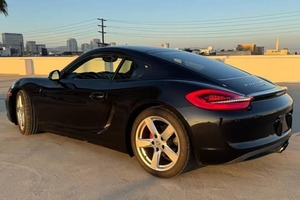 POR-rscc-HE Cay-MA-NN S สปอร์ตคูเป้ที่โดดเด่น2015นำเสนอความเร็วที่แม่นยำและน่าดึงดูดใจ - Product Image 5