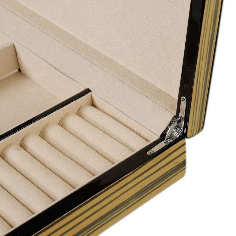 สีแดงหรือสีที่กำหนดเอง