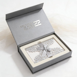 Boîte <span class=keywords><strong>d</strong></span>'emballage personnalisée à fermeture magnétique à rabat, boîte cadeau de luxe avec logo argenté estampé à chaud, boîte à cartes <span class=keywords><strong>d</strong></span>'invitation magnétique rigide avec insert - Product Image 1