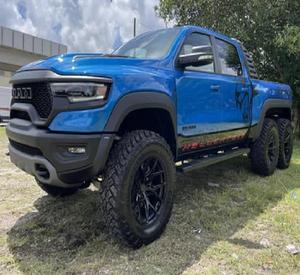 RAM 1500 TRX 6X6 2022 EXTREMEMENT PROPRE, 702 CHEVAUX, MOTEUR V8 SURALIMENTÉ HELLCAT, PRÊT À LIVRER - Product Image 1