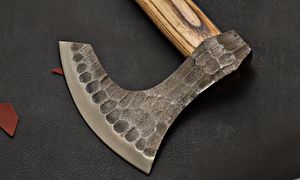 Vente en gros personnalisé OEM ODM Coutellerie Hache professionnelle forgée Damas Hache à lame tranchante en acier au carbone Hache unique faite à la main - Product Image 2