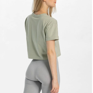 Vente en gros de vêtements ouverts à manches courtes personnalisés coupe ajustée pour femmes hauts courts décontractés à col rond t-shirts pour femmes - Product Image 2