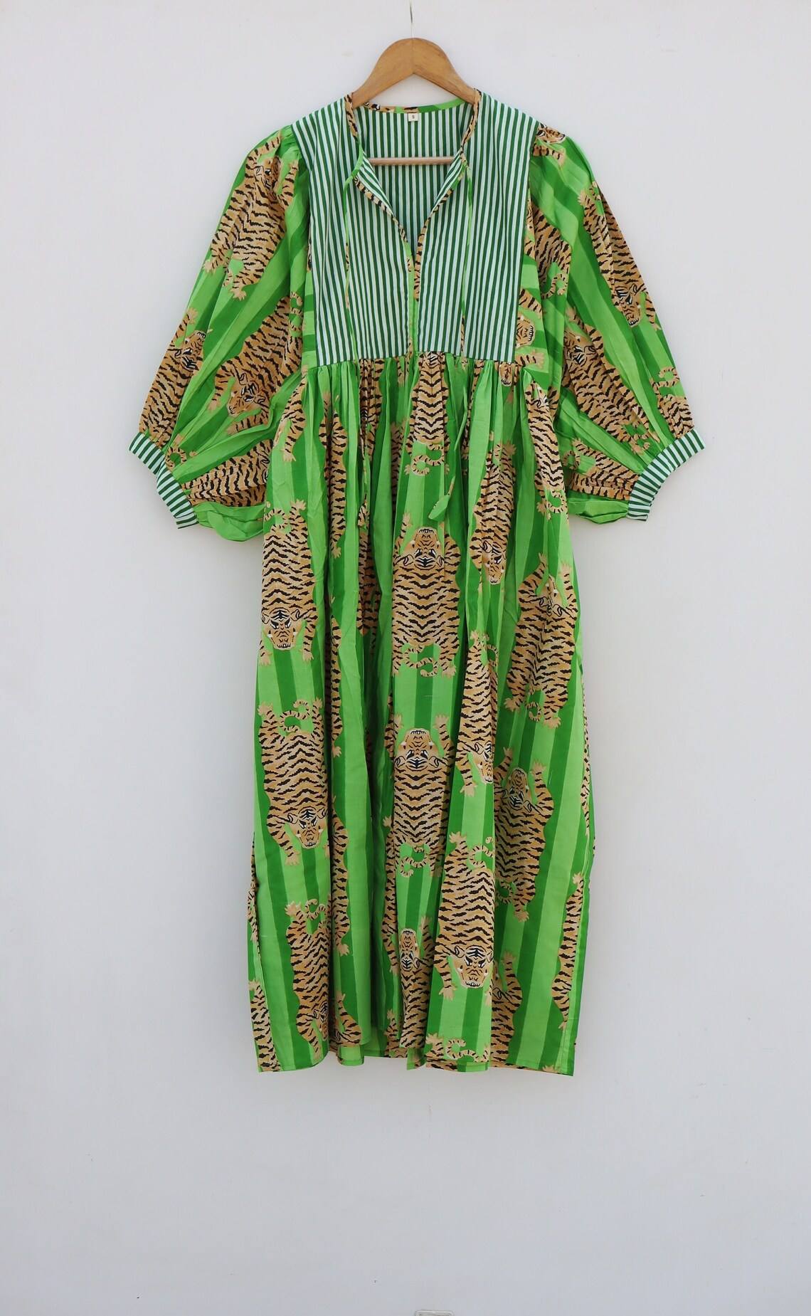 สีเขียว