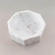 Cuenco decorativo de piedra travertino Con base, centro de mesa de piedra natural de lujo, diseño moderno hecho a mano, cuenco atemporal para servir frutas - Product Image 6