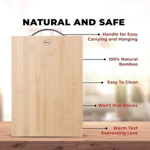 Planche à découper en bois écologique personnalisable avec design en bois et élégant, idéale pour les pratiques de cuisine durables - Product Image 2
