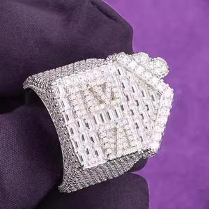 Anillos de oro blanco VVS Moissanite de 7,00 quilates, anillo de compromiso de Hip Hop con diamante de corte redondo y Baguette para hombre, Plata de Ley 925 - Product Image 2