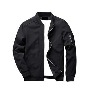 Chaqueta Bomber Softshell Premium para Hombre, Totalmente Personalizable con Impresión, para Uso en Exteriores, Impermeable y Cortavientos, con Logotipo Frontal - Product Image 1