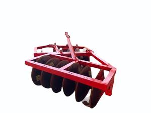 Herse à disques hydraulique de qualité supérieure pour utilisation avec un tracteur en agriculture avec des disques en acier haute résistance au meilleur prix du marché - Product Image 5