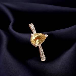 Anillo fino clásico de Plata de Ley 925 con piedra preciosa de corte citrino pera para bodas compromiso aniversario o fiestas de regalo - Product Image 1