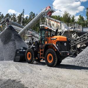 Approvisionnement en gros de chariots élévateurs Doosan DL GL Series IC et électriques, idéaux pour la logistique, les chantiers de construction et la fabrication - Product Image 2