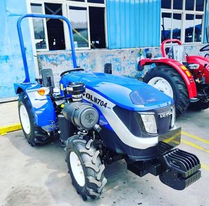 Tractor LOVOL de 1450 mm para viñedos y huertos, con motor turbodiésel intercooler, 4x4, toma de fuerza delantera y trasera. - Product Image 2