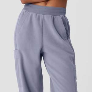 Jogging pour femmes personnalisé avec taille élastique et cordon de serrage | Pantalon de survêtement confortable coupe ajustée pour la salle de sport - Product Image 5