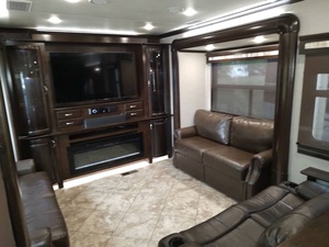 Usado 2018 Ford F-ort-r-i-v-e-r R-i-v-e-r--s-t-o-n-e 38RE - Product Image 5