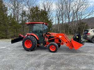 Tractor de Ruedas L4060HSTC-LE de 40 HP 4x4 con Cargador Frontal LA805 en Stock - Product Image 1