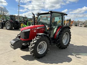 Tracteurs agricoles d'occasion Massey Ferguson 385 4x4 de qualité professionnelle avec moteur, pompe, boîte de vitesses, composants essentiels et transmission par engrenages pour l'agriculture - Product Image 2