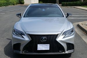 Lexus LS 500 F Sport 2018 d'occasion en excellent état, sans accident, conduite à gauche/droite - Product Image 2
