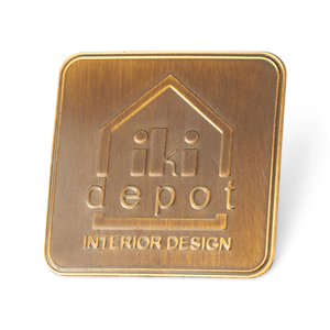 Placa de identificación de metal personalizable, etiqueta de latón antiguo grabada, etiqueta de cobre en relieve para muebles y decoración de marca - Product Image 1