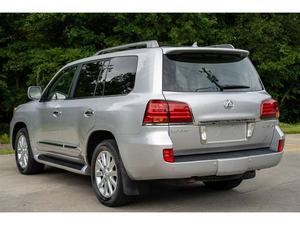 Voiture d'occasion 2009 Lex-us LX570 Base très propre et sans accident - Product Image 5