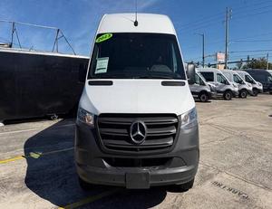 Mercedes-Benz Sprinter 2500 USADO EN EXCELENTES CONDICIONES, 2023 - Product Image 1
