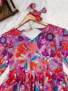 Vestido largo con estampado floral de Georgette para mujer de diseñador, ropa de boda y fiesta hecha de seda - Product Image 4