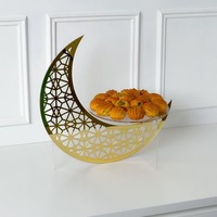 Pièce maîtresse de décor Ramadan en métal antique avec un design arabe traditionnel adapté aux rassemblements spirituels et à la décoration intérieure