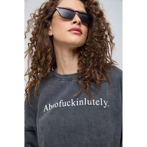 Sweat-shirt oversize à col rond à manches longues imprimé et délavé - Product Image 3