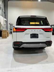 SUV Familiar 2025 para Signature 2020 LX600 Frigate 07 Dargo Dark AWD, Volante a la Izquierda, Techo Panorámico de Cuero - Product Image 2